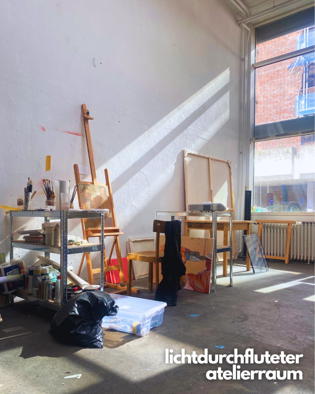 Ausstellungsraum und kreativer Arbeitsplatz